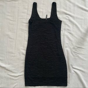 Black sleeveless dress